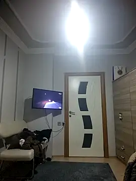 Snapshot of SUSELLAM1 chatting on 02.24.25 SUSELLAM1 online show from 02.24.25