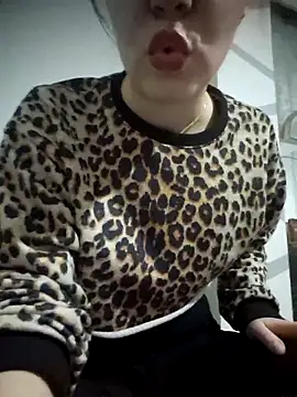 Snapshot of SUSELLAM1 chatting on 03.02.25 SUSELLAM1 online show from 03.02.25