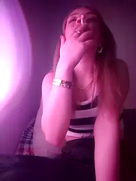 Snapshot of SUSELLAM1 chatting on 03.04.25 SUSELLAM1 online show from 03.04.25