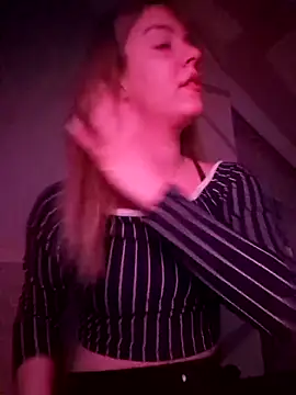 Snapshot of SUSELLAM1 chatting on 03.21.25 SUSELLAM1 online show from 03.21.25