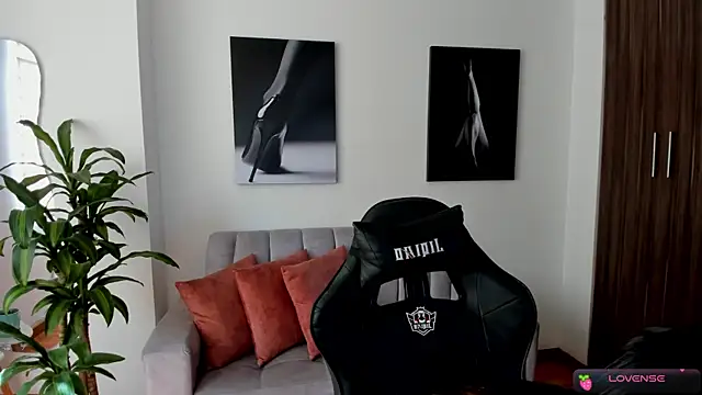 Emmy petit online show from 12.13.24