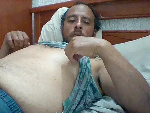 Snapshot of deditos chatting on 12.01.24 deditos online show from 12.01.24