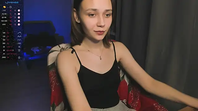 Snapshot of SweetLinaa chatting on 12.20.25 SweetLinaa online show from 12.20.25