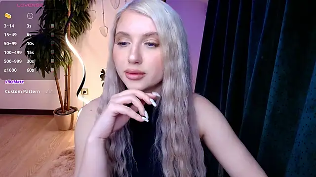 Evacadooo online show from 04.23.26