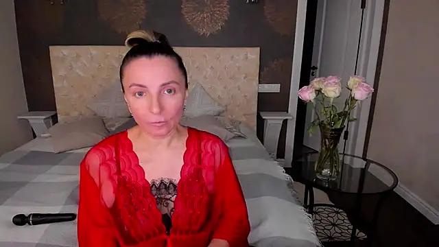 Snapshot of AllisonWilliams chatting on 12.03.24 AllisonWilliams online show from 12.03.24