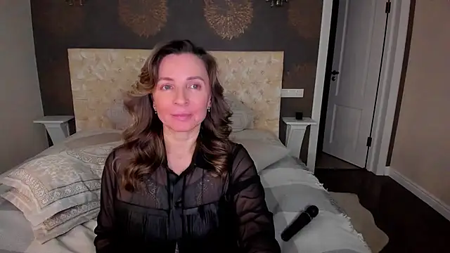 Snapshot of AllisonWilliams chatting on 01.25.25 AllisonWilliams online show from 01.25.25