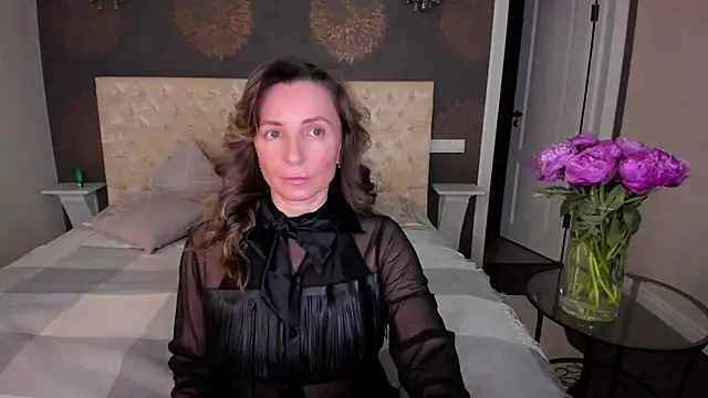 Snapshot of AllisonWilliams chatting on 02.05.25 AllisonWilliams online show from 02.05.25