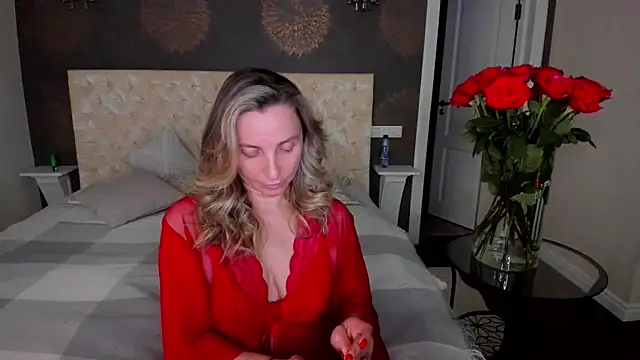 Snapshot of AllisonWilliams chatting on 02.15.25 AllisonWilliams online show from 02.15.25