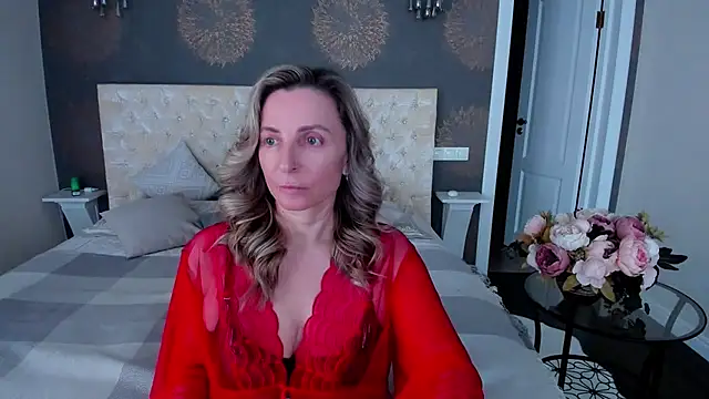 Snapshot of AllisonWilliams chatting on 03.14.25 AllisonWilliams online show from 03.14.25