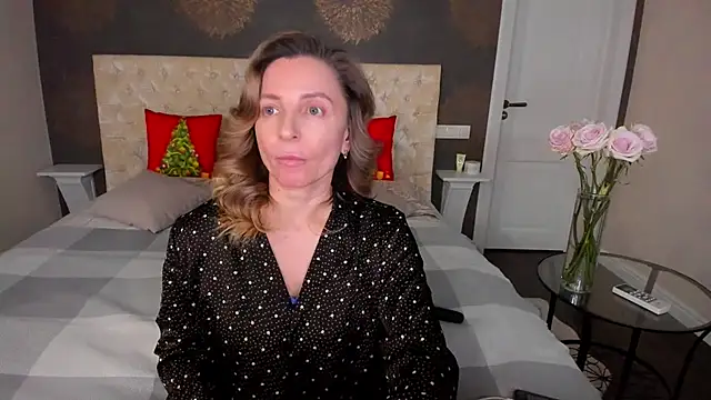 Snapshot of AllisonWilliams chatting on 12.14.25 AllisonWilliams online show from 12.14.25