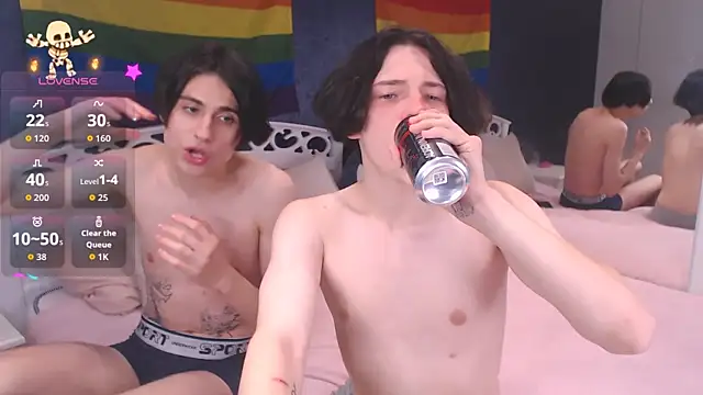 Snapshot of iwillfall chatting on 11.30.25 iwillfall online show from 11.30.25