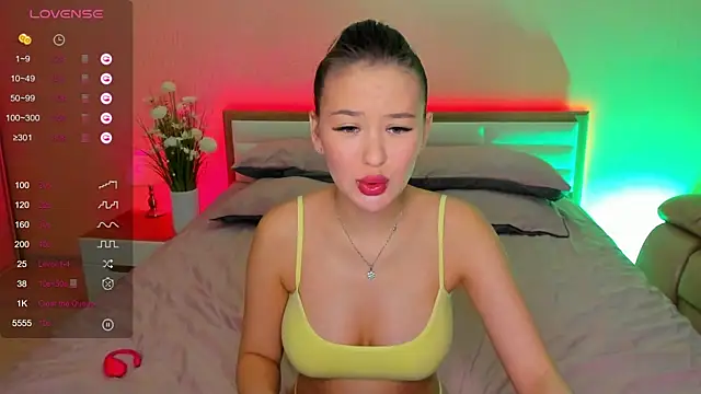 Snapshot of skinny_sissss chatting on 12.27.24 skinny sissss online show from 12.27.24