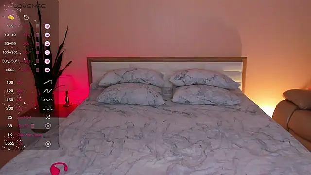 Snapshot of skinny_sissss chatting on 10.20.25 skinny sissss online show from 10.20.25