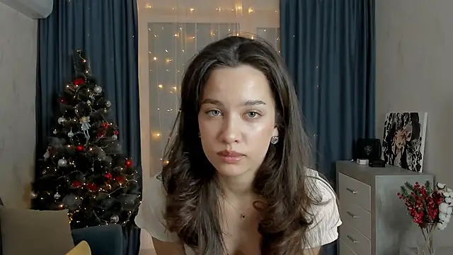 Snapshot of EmeliaReaper chatting on 02.16.25 EmeliaReaper online show from 02.16.25