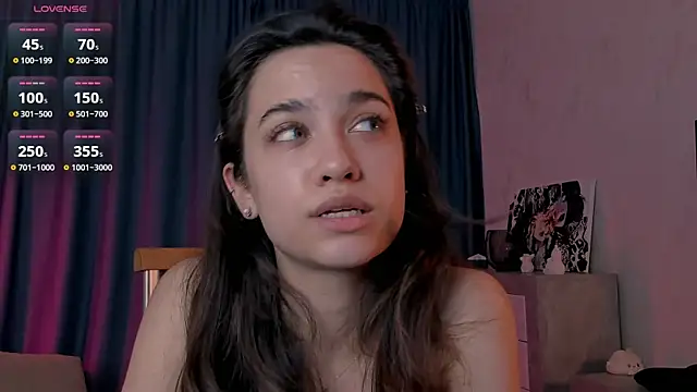 Snapshot of EmeliaReaper chatting on 10.15.25 EmeliaReaper online show from 10.15.25