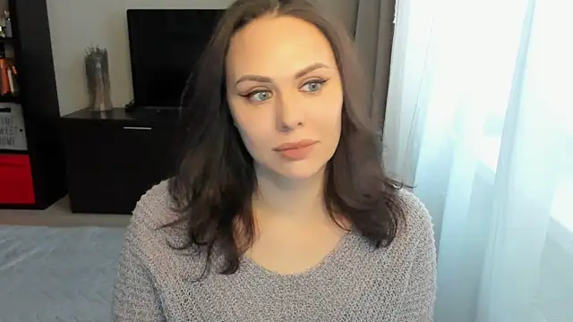 Snapshot of MollyCheiz chatting on 11.24.25 MollyCheiz online show from 11.24.25