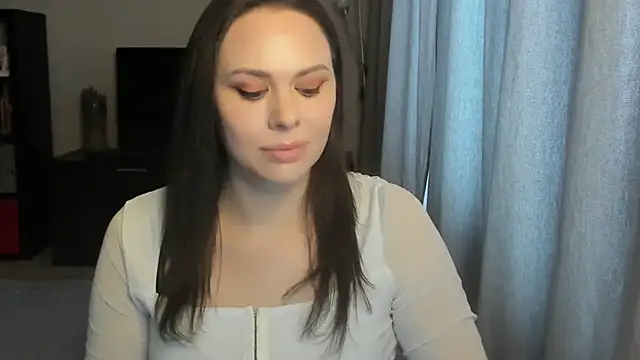 Snapshot of MollyCheiz chatting on 03.23.26 MollyCheiz online show from 03.23.26