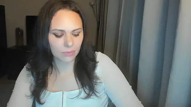 Snapshot of MollyCheiz chatting on 03.29.26 MollyCheiz online show from 03.29.26