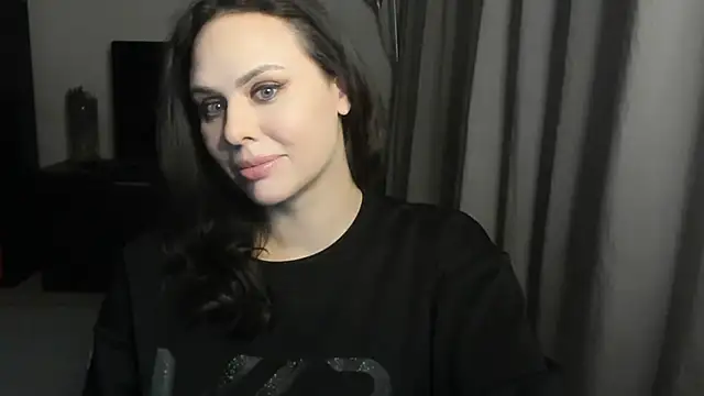 Snapshot of MollyCheiz chatting on 04.19.26 MollyCheiz online show from 04.19.26