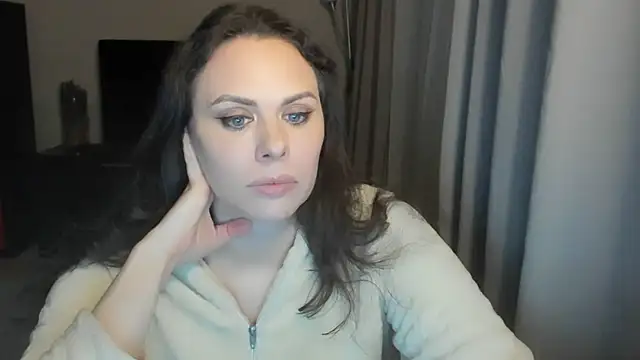 Snapshot of MollyCheiz chatting on 04.25.26 MollyCheiz online show from 04.25.26