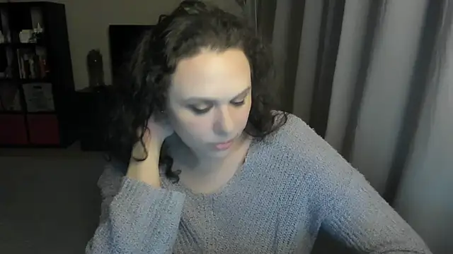 Snapshot of MollyCheiz chatting on 05.26.26 MollyCheiz online show from 05.26.26