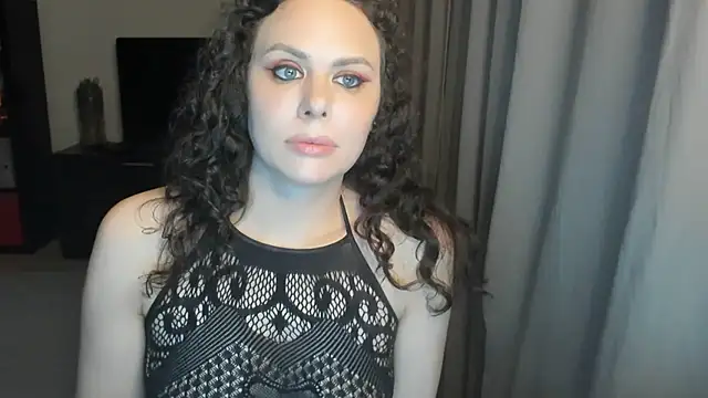 Snapshot of MollyCheiz chatting on 06.06.26 MollyCheiz online show from 06.06.26