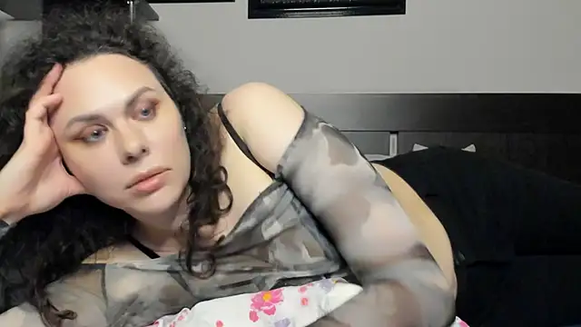 Snapshot of MollyCheiz chatting on 07.05.26 MollyCheiz online show from 07.05.26