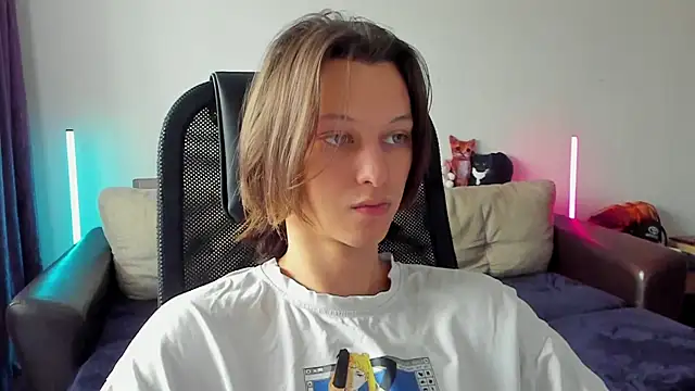 Snapshot of Ostin_meow chatting on 05.12.26 Ostin meow online show from 05.12.26