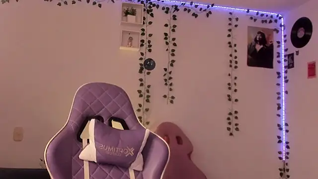 Raf brunette online show from 02.07.25