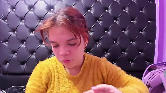 Snapshot of MelanyCarter18 chatting on 10.09.25 MelanyCarter18 online show from 10.09.25