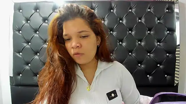 Snapshot of MelanyCarter18 chatting on 12.02.25 MelanyCarter18 online show from 12.02.25