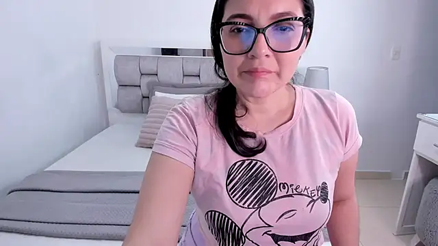 Snapshot of Camilaa_bueno chatting on 07.01.26 Camilaa bueno online show from 07.01.26
