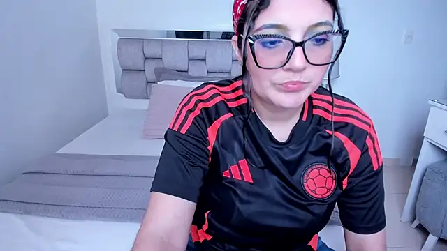 Snapshot of Camilaa_bueno chatting on 07.03.26 Camilaa bueno online show from 07.03.26