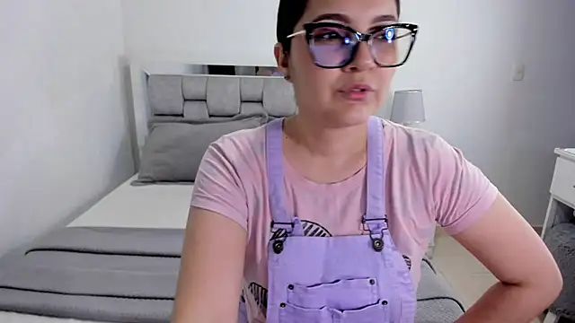 Snapshot of Camilaa_bueno chatting on 07.14.26 Camilaa bueno online show from 07.14.26