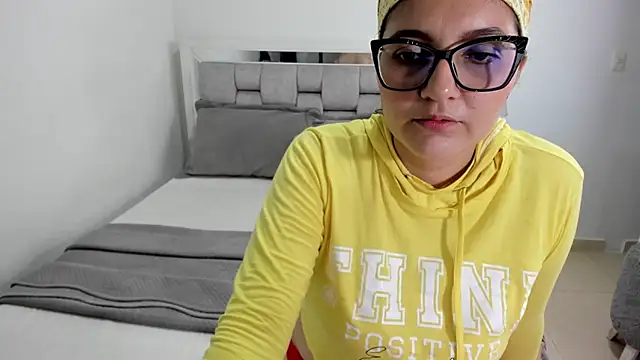 Snapshot of Camilaa_bueno chatting on 07.17.26 Camilaa bueno online show from 07.17.26