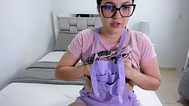 Snapshot of Camilaa_bueno chatting on 07.23.26 Camilaa bueno online show from 07.23.26