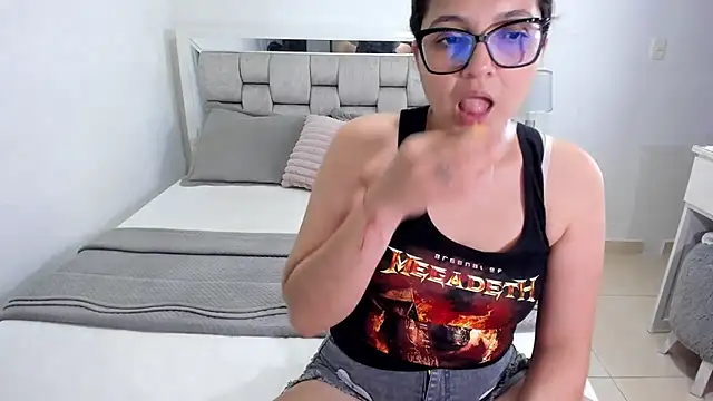 Snapshot of Camilaa_bueno chatting on 07.29.26 Camilaa bueno online show from 07.29.26