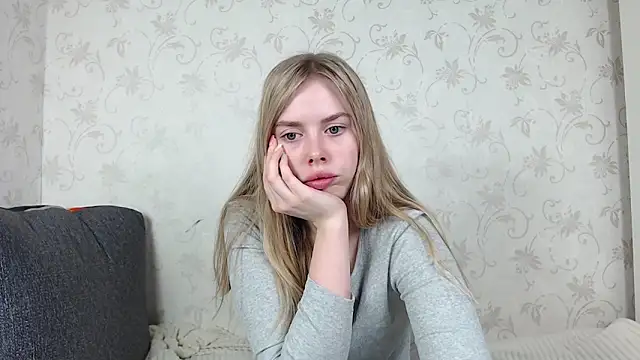 sofiaa here online show from 03.10.26