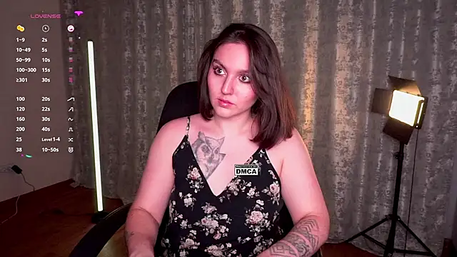 Snapshot of Hoot_owl_cb chatting on 01.06.26 Hoot owl cb online show from 01.06.26