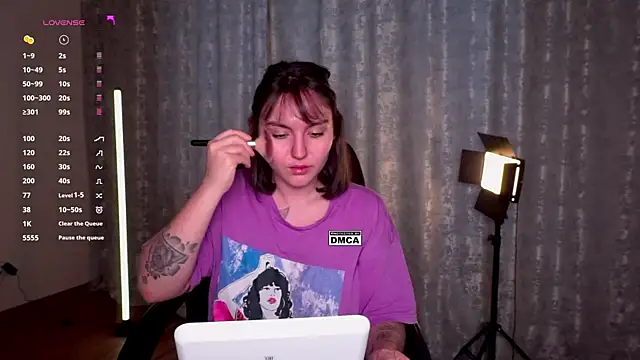 Snapshot of Hoot_owl_cb chatting on 01.11.26 Hoot owl cb online show from 01.11.26