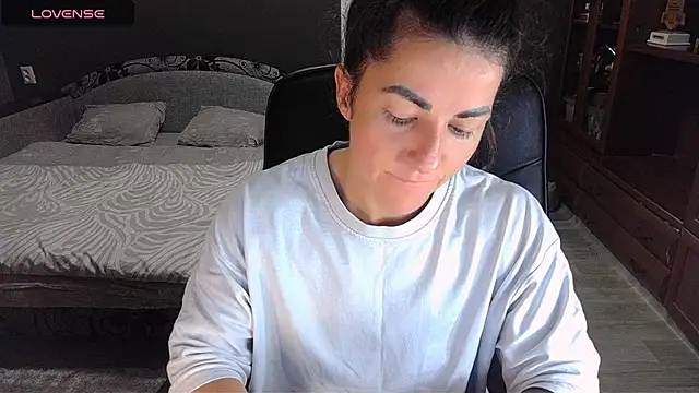 Snapshot of Aria_Dl chatting on 11.04.25 Aria Dl online show from 11.04.25