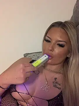 UKJuicyPrincess online show from 01.28.25