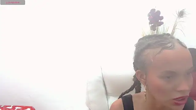 Snapshot of lulu_25_ chatting on 12.16.24 lulu 25 online show from 12.16.24