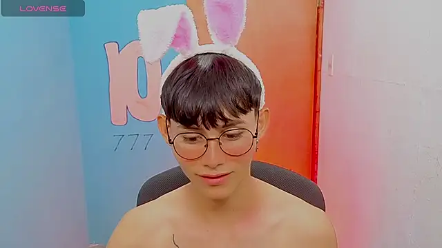 Snapshot of tanjiro_cute chatting on 05.14.26 tanjiro cute online show from 05.14.26