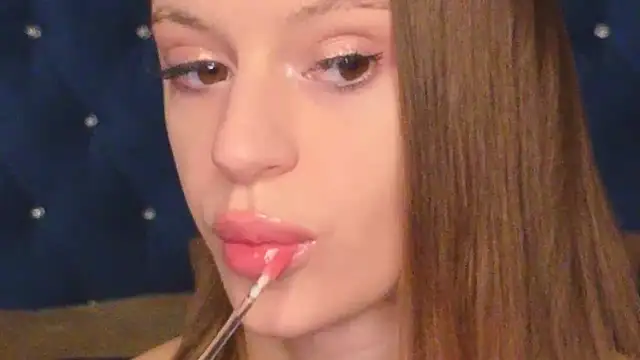 Snapshot of RebeccaMartons chatting on 01.12.25 RebeccaMartons online show from 01.12.25
