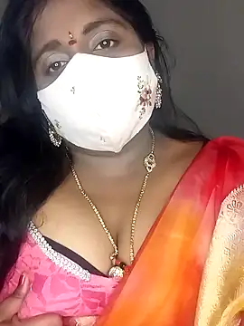 Snapshot of Sexy_Radhikaa chatting on 02.07.25 Sexy Radhikaa online show from 02.07.25