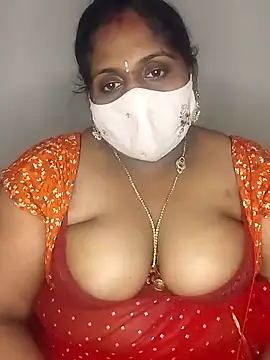 Snapshot of Sexy_Radhikaa chatting on 02.12.25 Sexy Radhikaa online show from 02.12.25