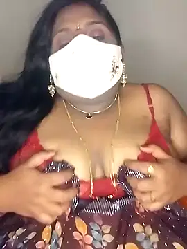 Snapshot of Sexy_Radhikaa chatting on 02.24.25 Sexy Radhikaa online show from 02.24.25