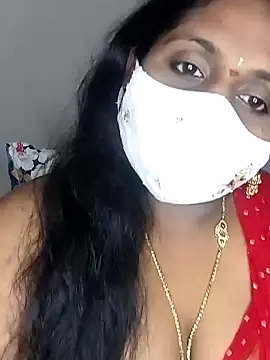 Snapshot of Sexy_Radhikaa chatting on 02.25.25 Sexy Radhikaa online show from 02.25.25