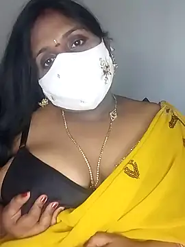 Snapshot of Sexy_Radhikaa chatting on 02.25.25 Sexy Radhikaa online show from 02.25.25